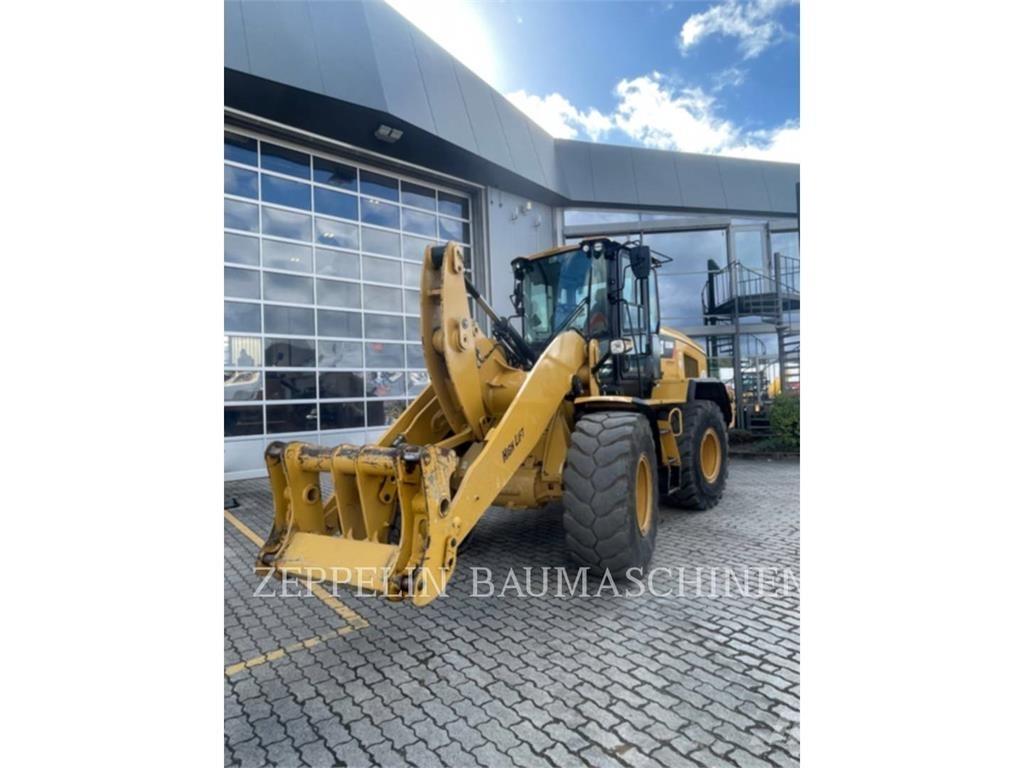 CAT 926M Iekrāvēji uz riteņiem
