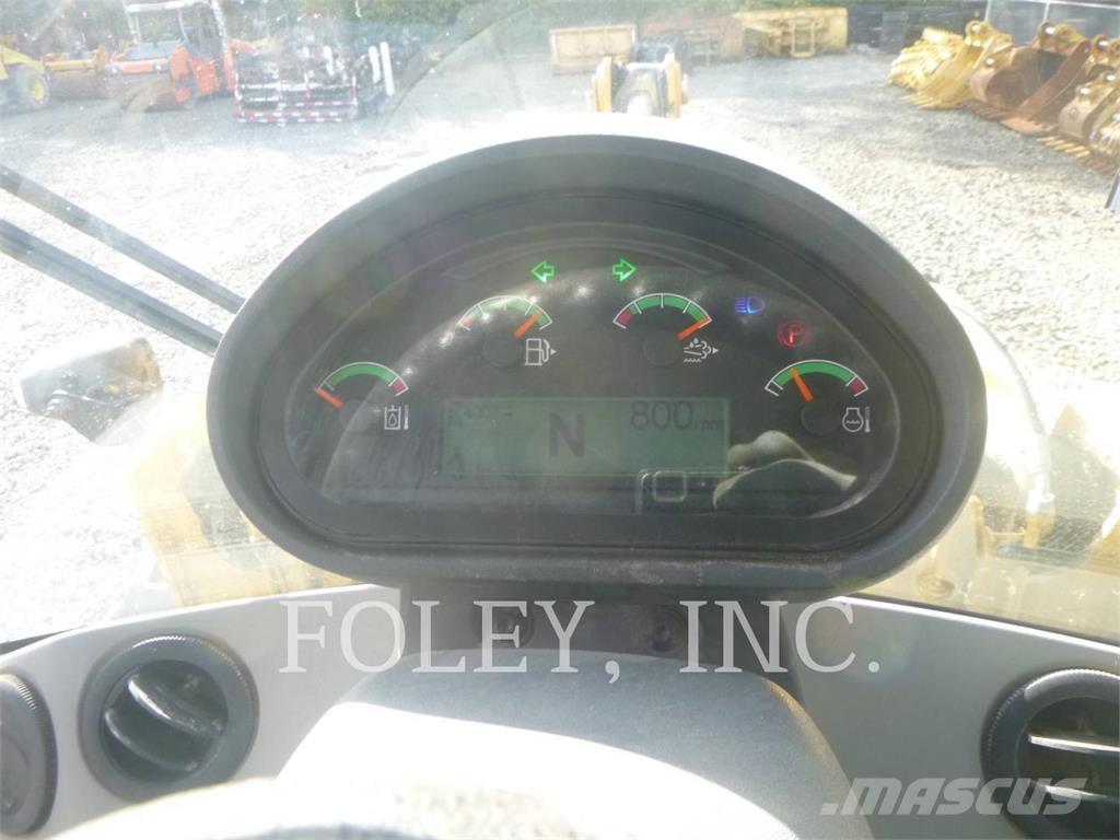 CAT 926M Iekrāvēji uz riteņiem