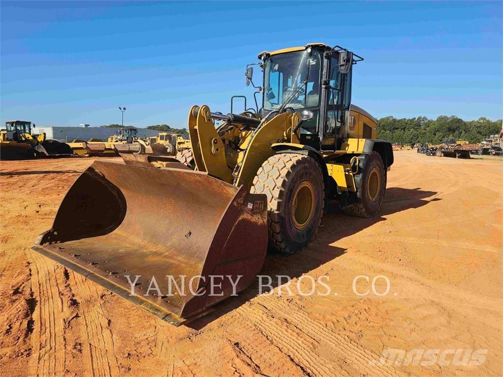 CAT 926M Iekrāvēji uz riteņiem