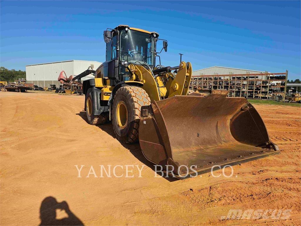 CAT 926M Iekrāvēji uz riteņiem