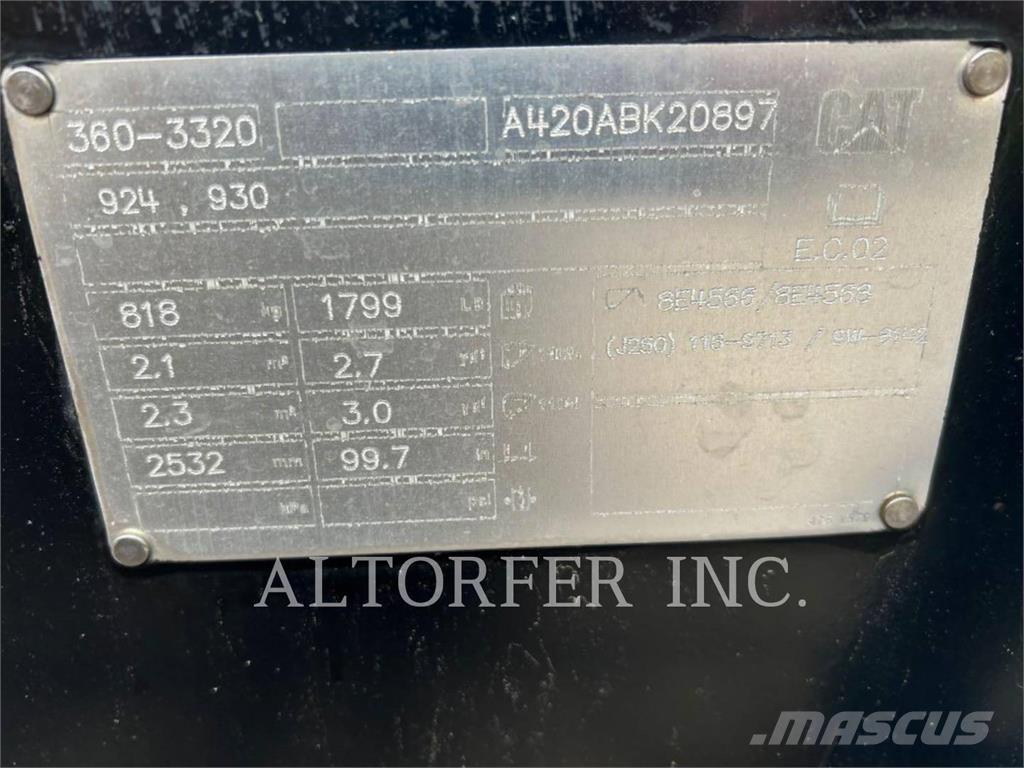 CAT 926M Iekrāvēji uz riteņiem