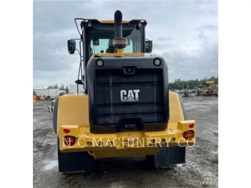 CAT 926M Iekrāvēji uz riteņiem