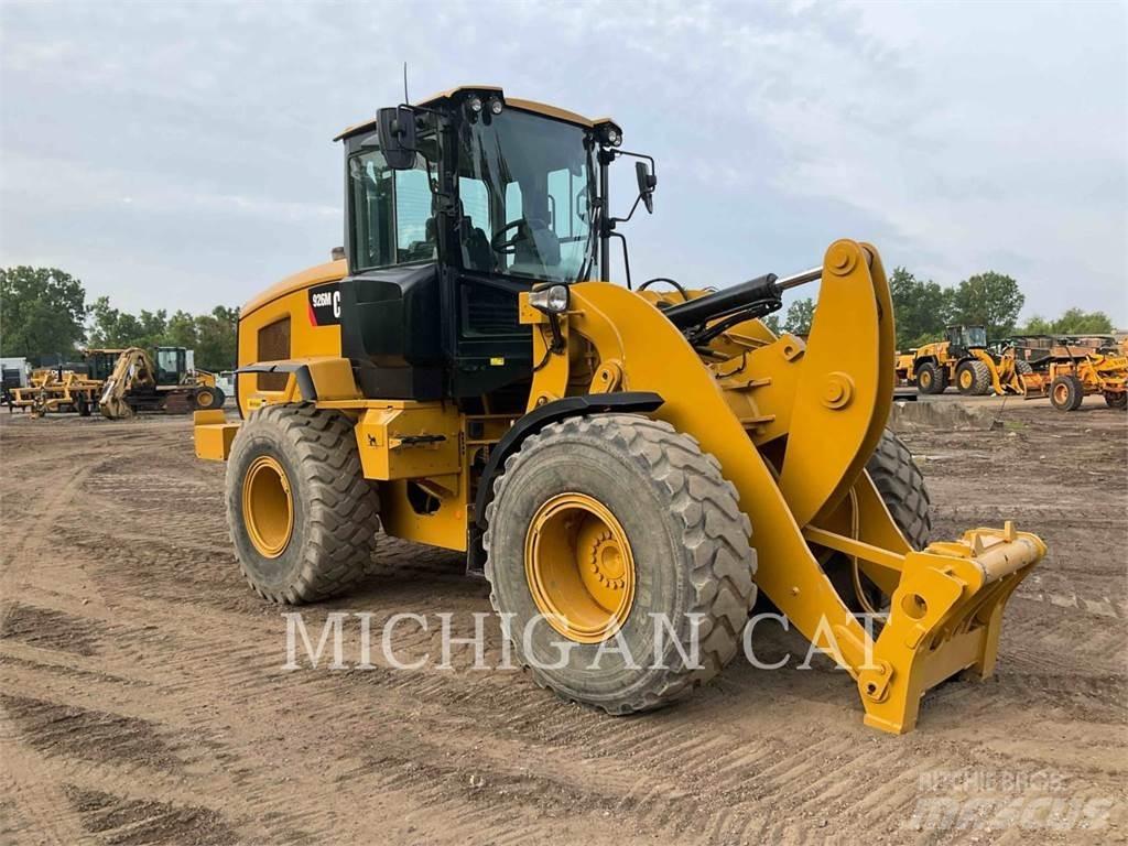 CAT 926M 3RQ Iekrāvēji uz riteņiem