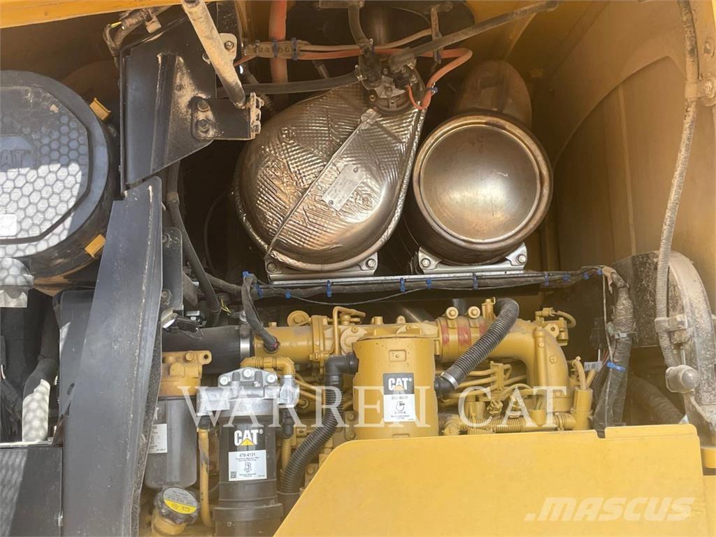 CAT 926M HL Iekrāvēji uz riteņiem