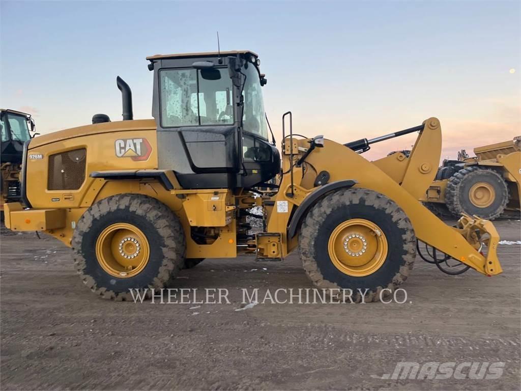 CAT 926M HL QC Iekrāvēji uz riteņiem