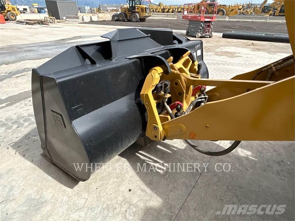 CAT 926M HL QC Iekrāvēji uz riteņiem