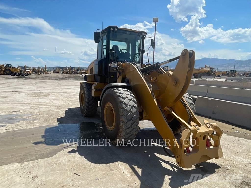 CAT 926M HL QC Iekrāvēji uz riteņiem