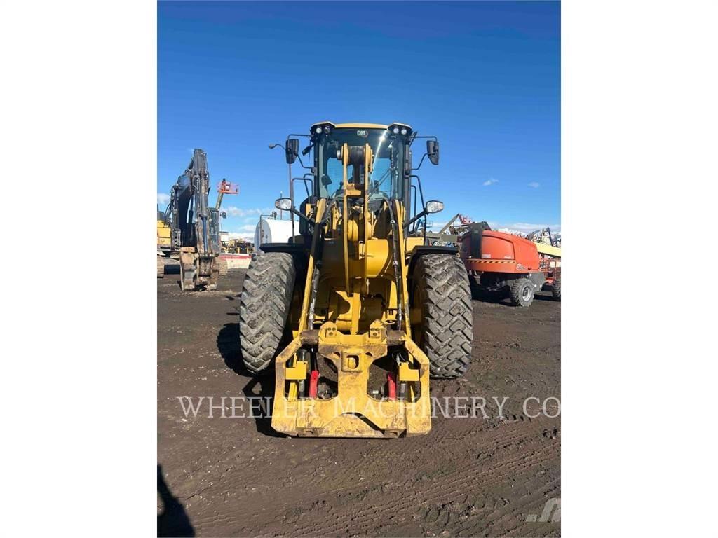 CAT 926M HL QC Iekrāvēji uz riteņiem