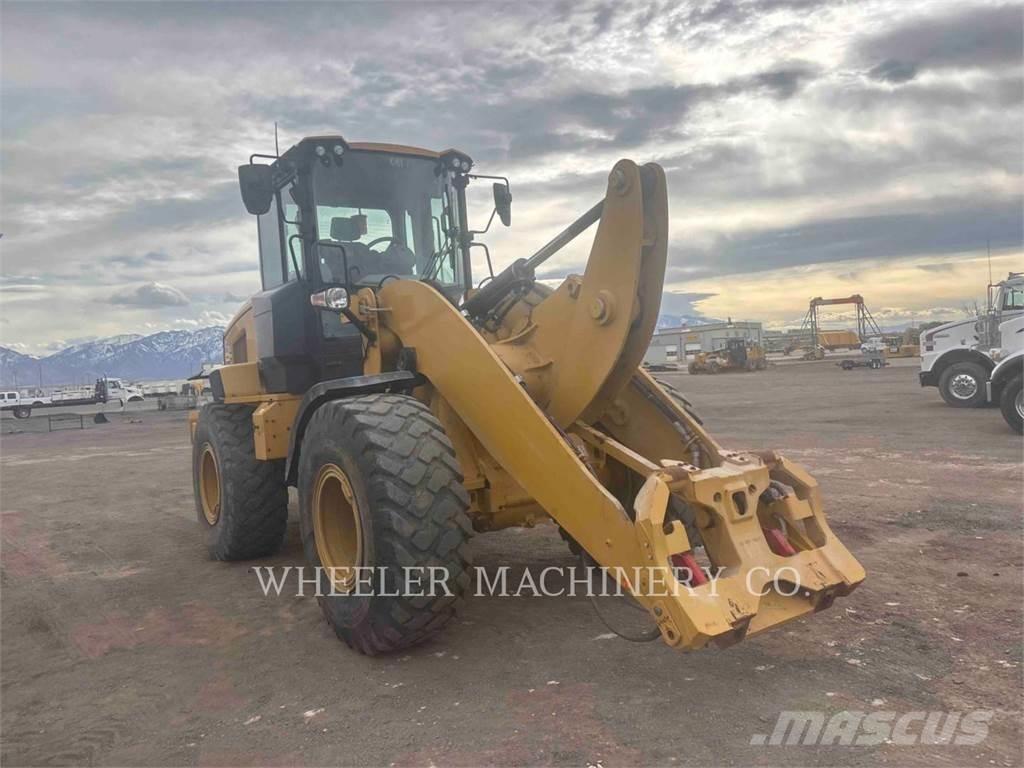 CAT 926M HL QC Iekrāvēji uz riteņiem