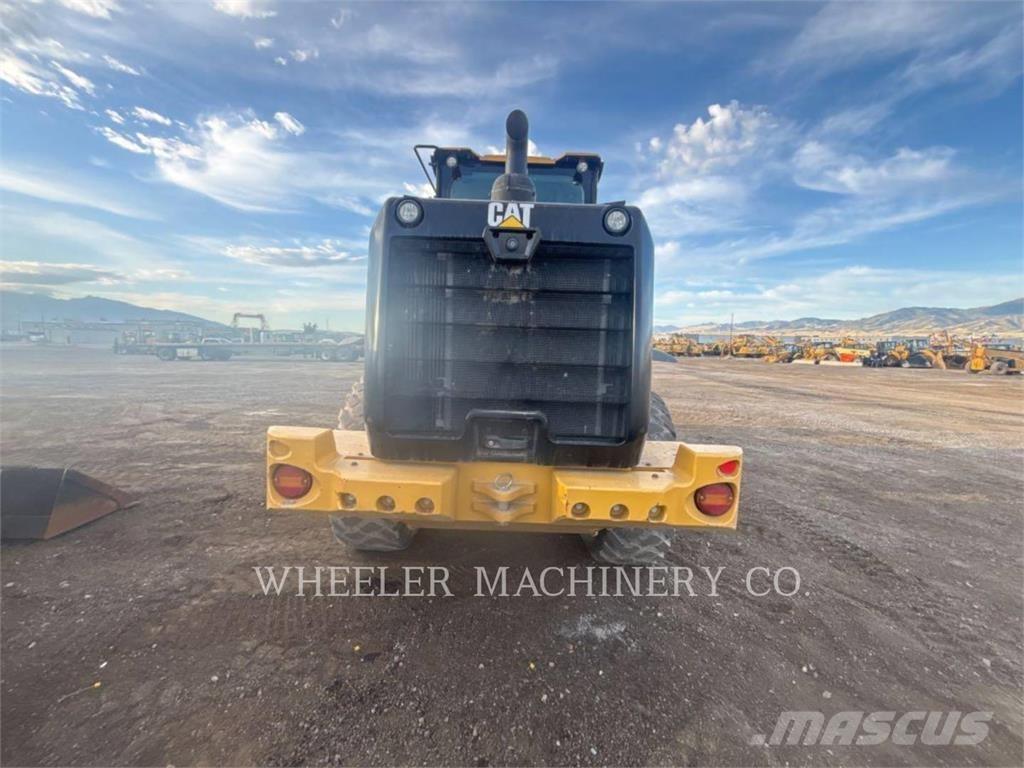 CAT 926M HL QC Iekrāvēji uz riteņiem