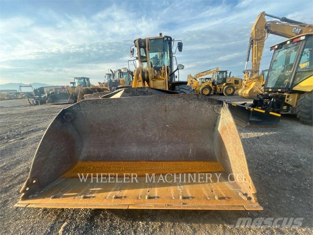 CAT 926M HL QC Iekrāvēji uz riteņiem