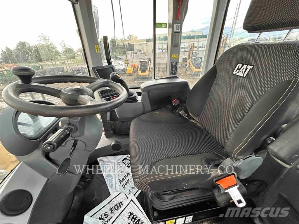 CAT 926M QC Iekrāvēji uz riteņiem