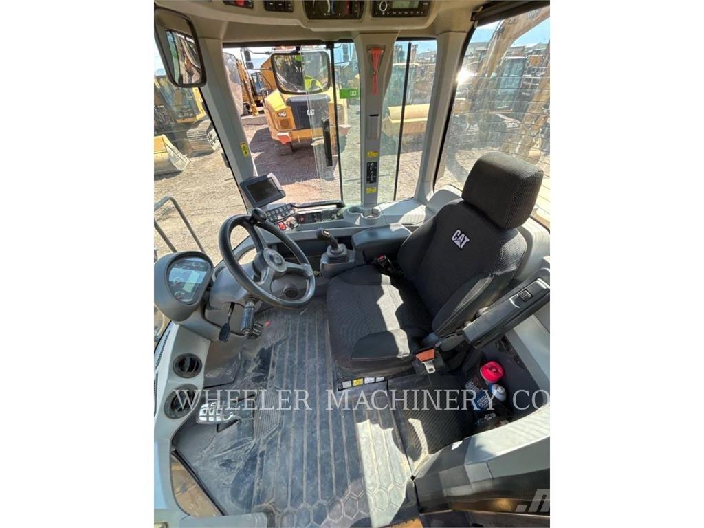 CAT 926M QC Iekrāvēji uz riteņiem