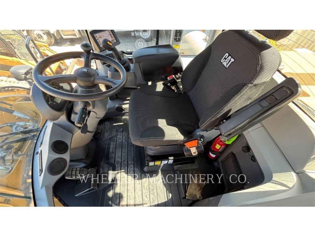 CAT 926M QC Iekrāvēji uz riteņiem