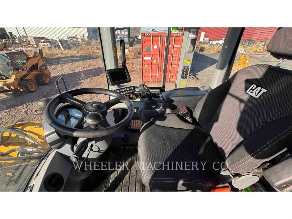 CAT 926M QC 3V Iekrāvēji uz riteņiem