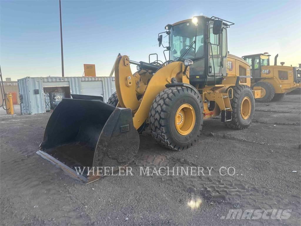 CAT 926M QC 3V Iekrāvēji uz riteņiem