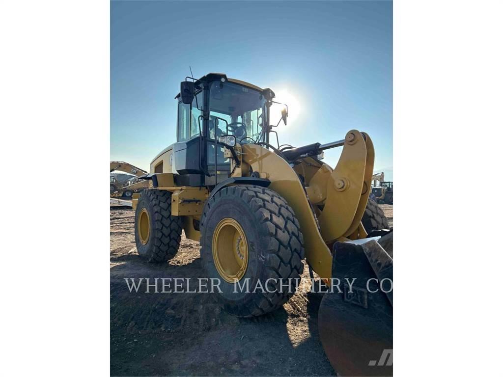 CAT 926M QC 3V Iekrāvēji uz riteņiem
