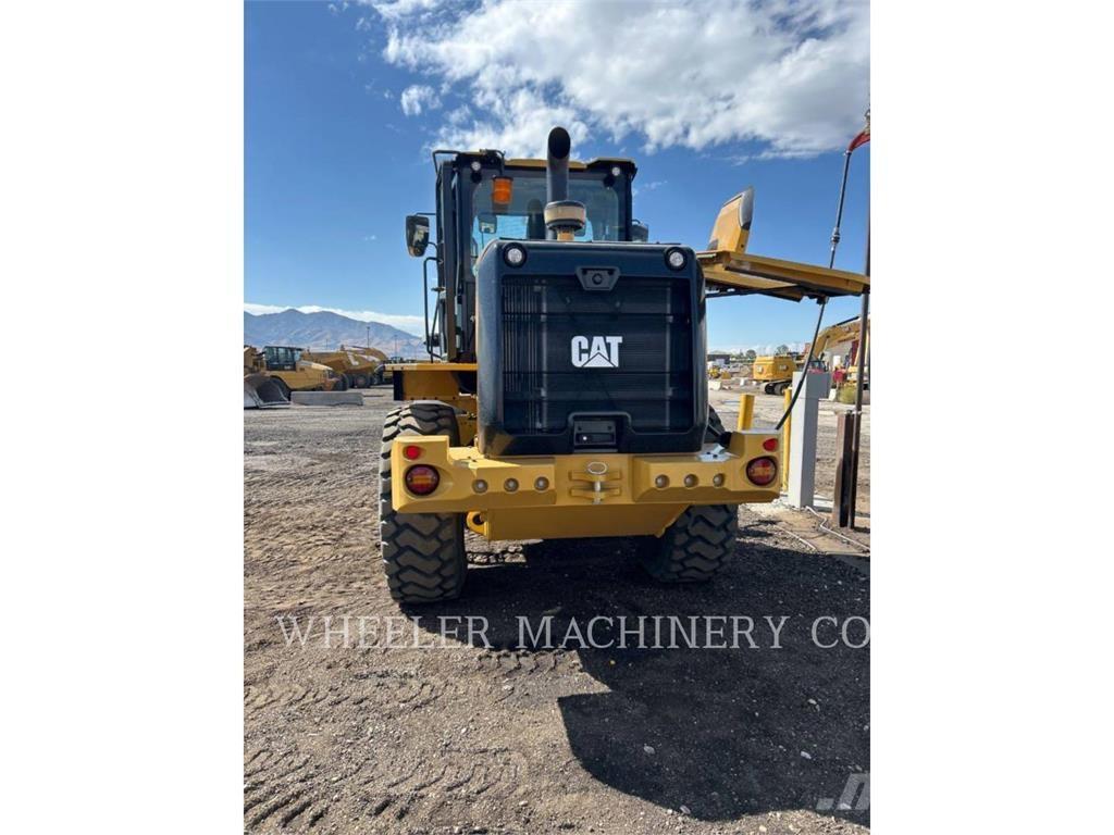 CAT 926M QC 3V Iekrāvēji uz riteņiem