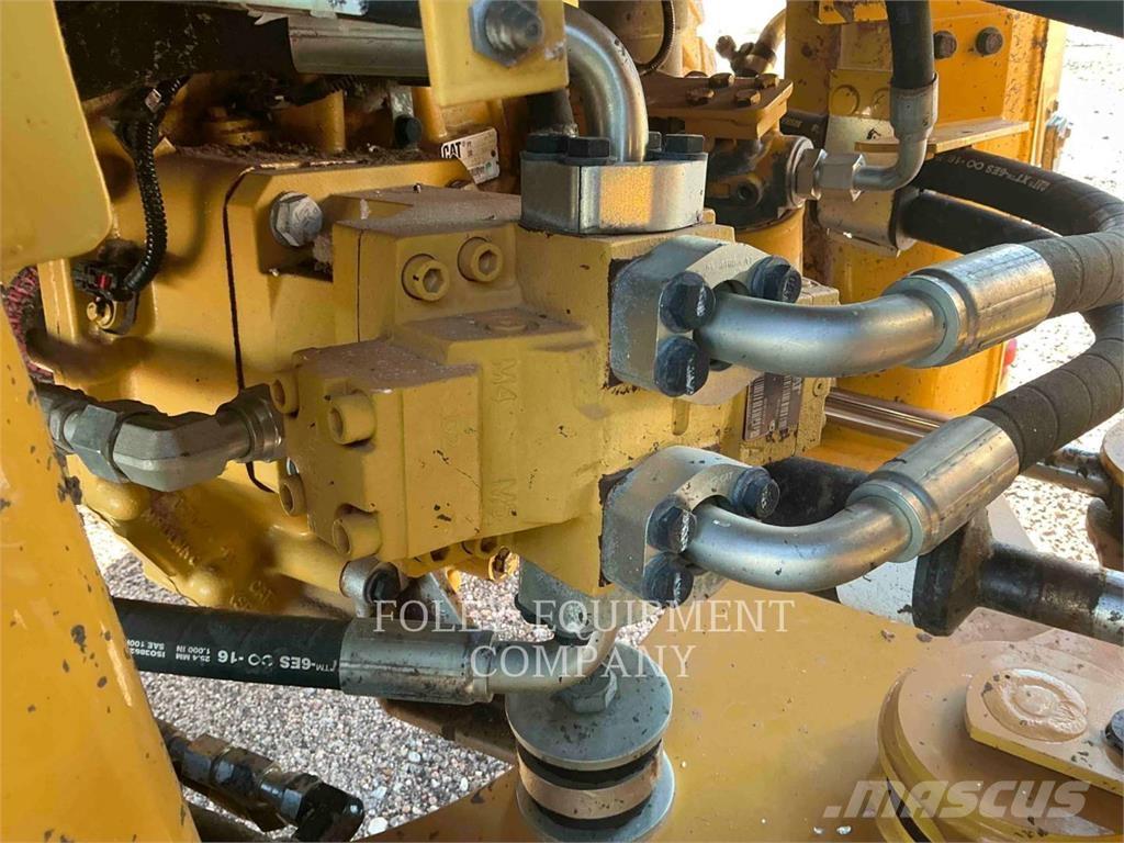 CAT 926MHL Iekrāvēji uz riteņiem