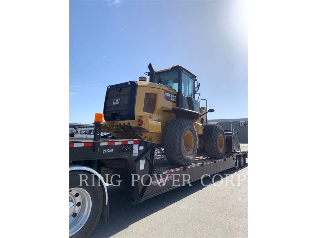 CAT 926MQC3V Iekrāvēji uz riteņiem