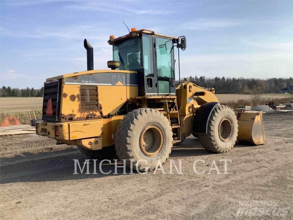 CAT 928G Iekrāvēji uz riteņiem