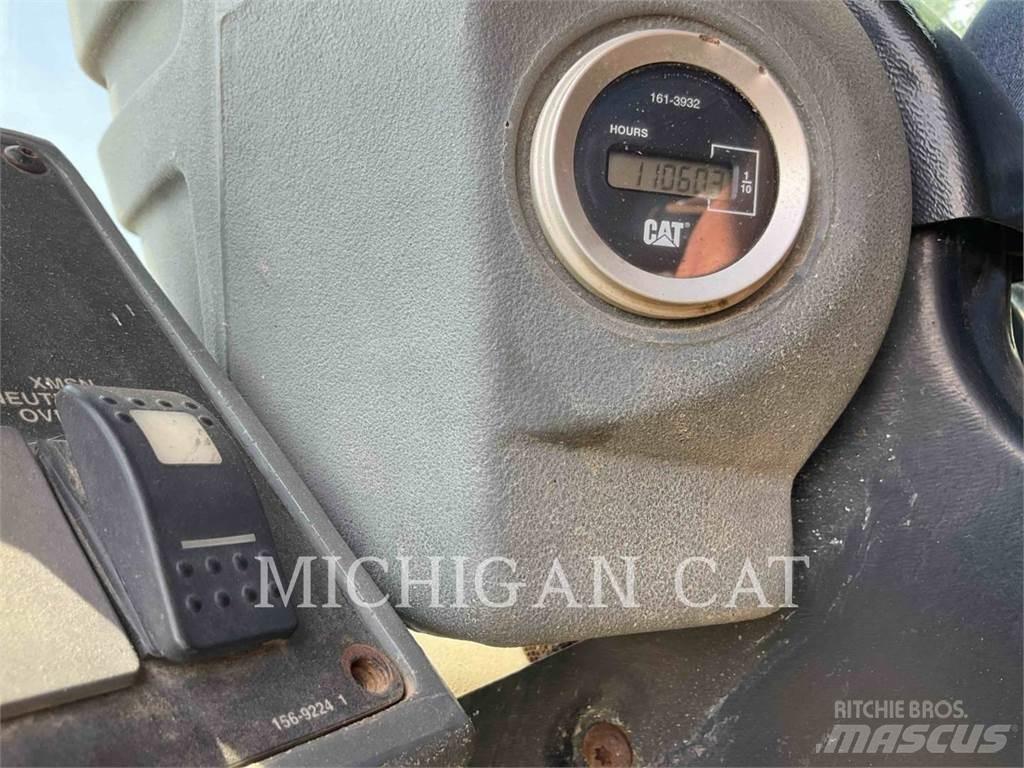 CAT 928G Iekrāvēji uz riteņiem
