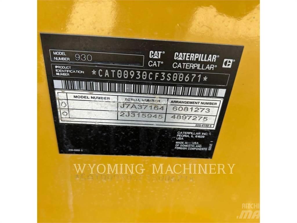 CAT 930 Iekrāvēji uz riteņiem