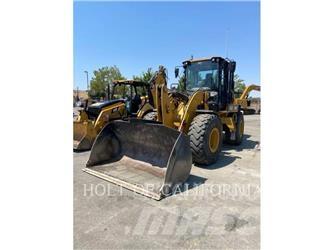 CAT 930 Iekrāvēji uz riteņiem