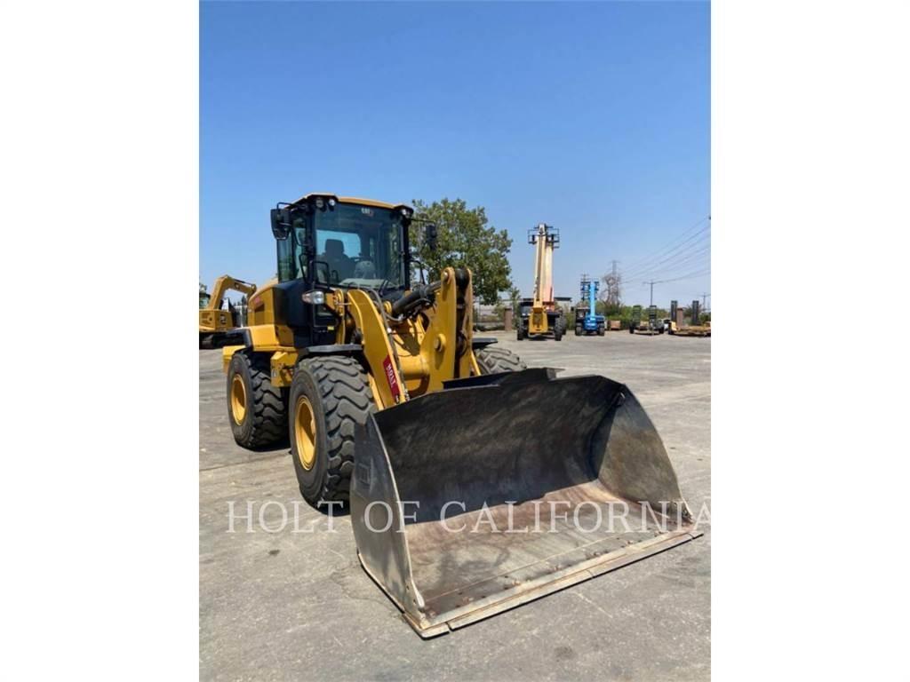 CAT 930 Iekrāvēji uz riteņiem