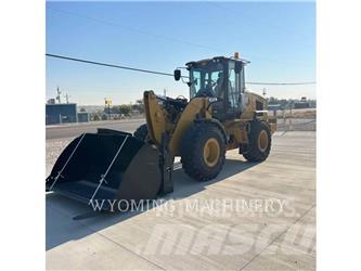CAT 930 Iekrāvēji uz riteņiem