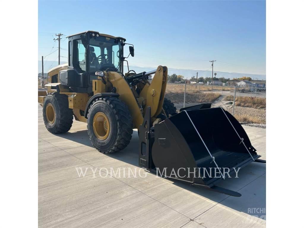 CAT 930 Iekrāvēji uz riteņiem