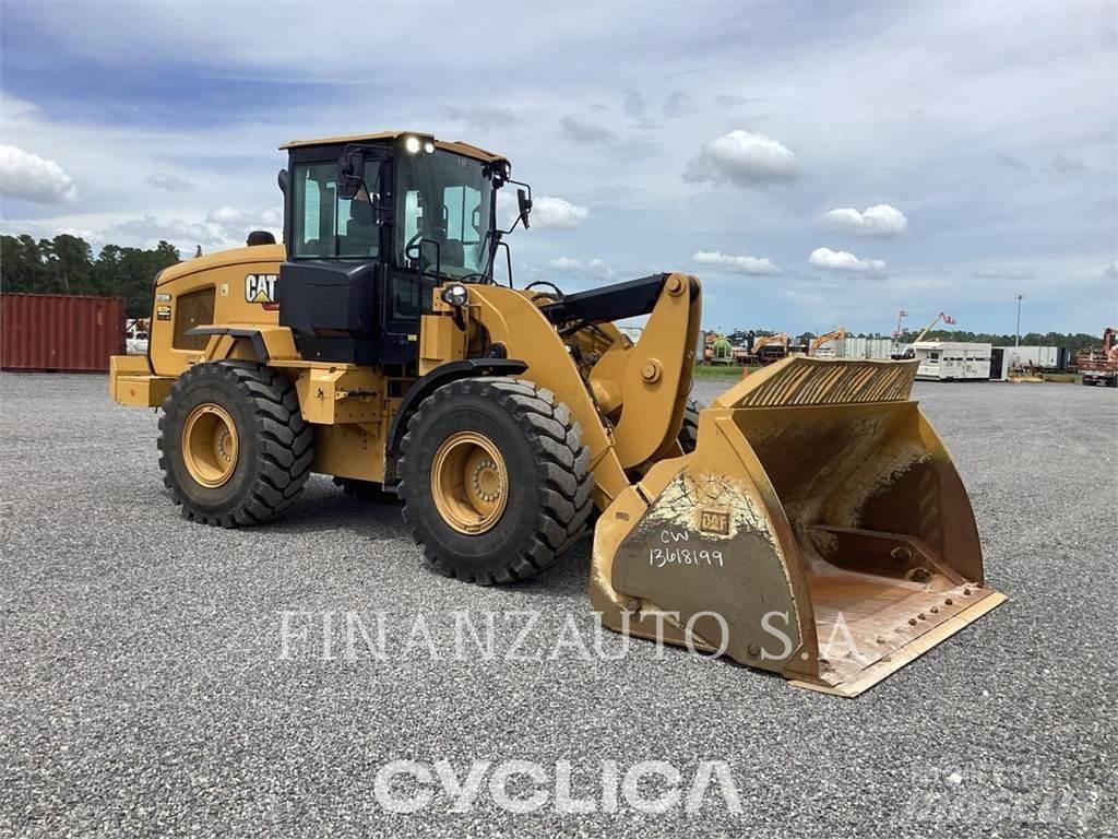 CAT 930 Iekrāvēji uz riteņiem