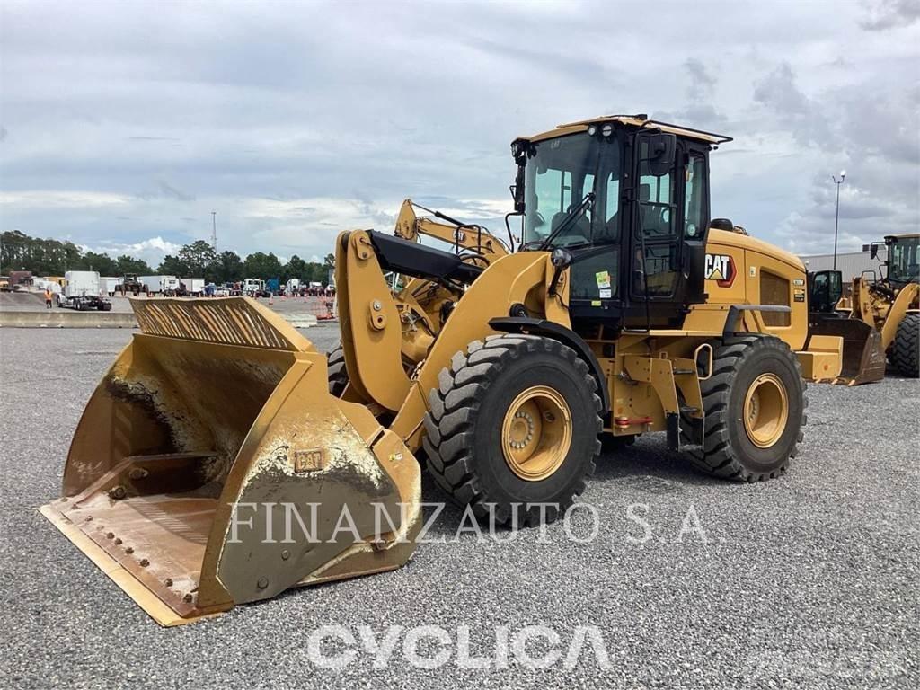 CAT 930 Iekrāvēji uz riteņiem