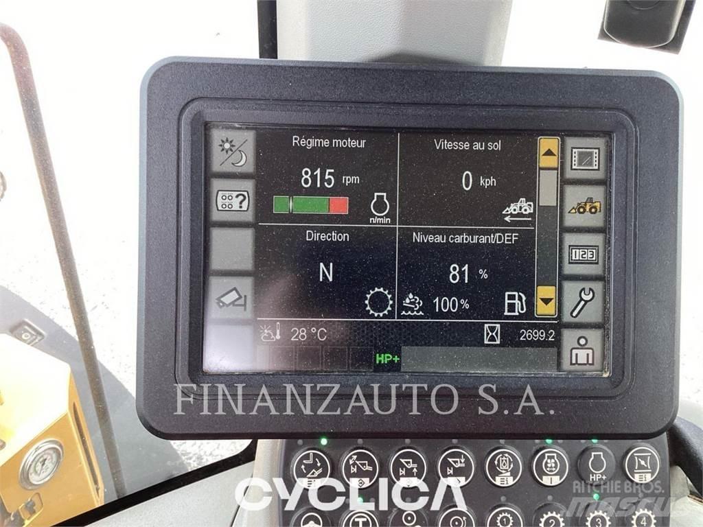 CAT 930 Iekrāvēji uz riteņiem