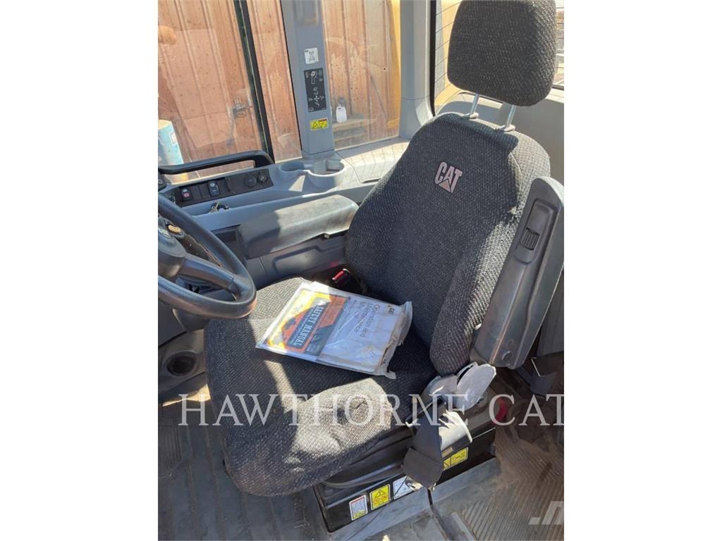 CAT 930K Iekrāvēji uz riteņiem