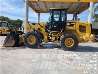 CAT 930M Iekrāvēji uz riteņiem