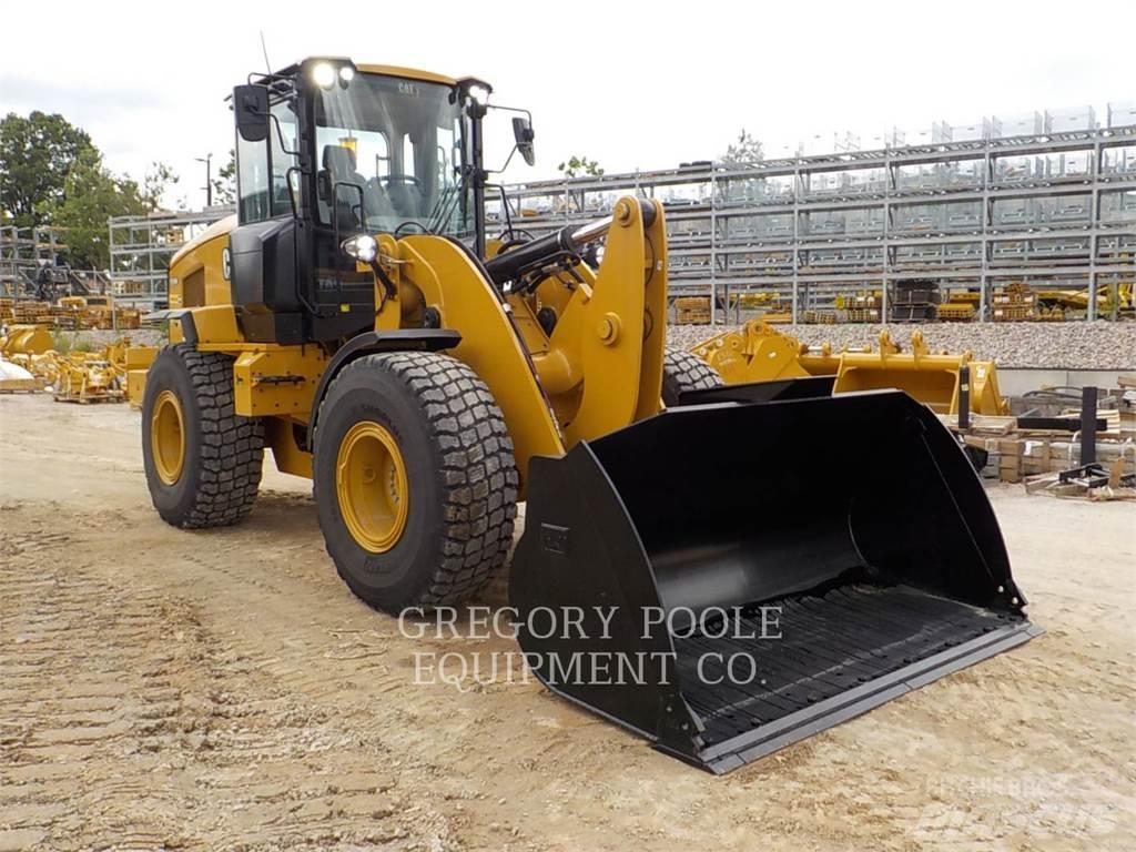 CAT 930M Iekrāvēji uz riteņiem