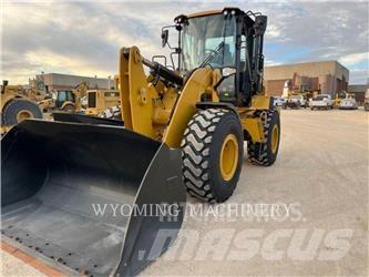 CAT 930M Iekrāvēji uz riteņiem