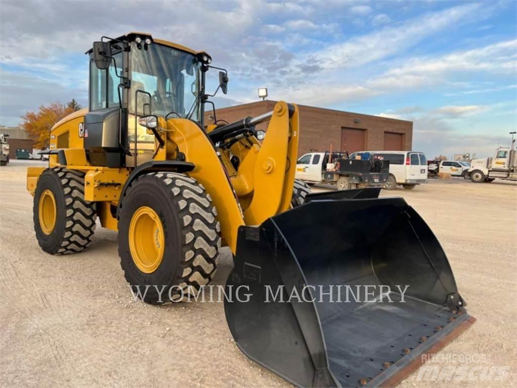 CAT 930M Iekrāvēji uz riteņiem