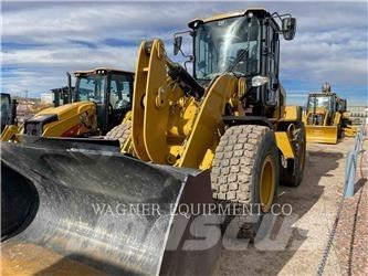 CAT 930M Iekrāvēji uz riteņiem