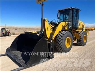 CAT 930M Iekrāvēji uz riteņiem