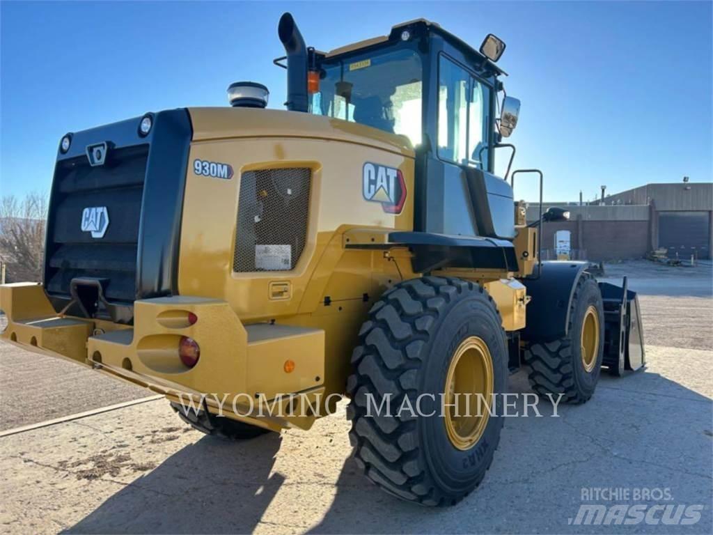 CAT 930M Iekrāvēji uz riteņiem