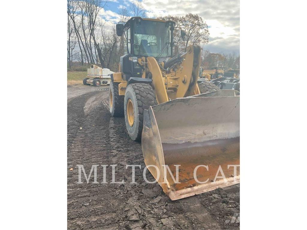 CAT 930M Iekrāvēji uz riteņiem
