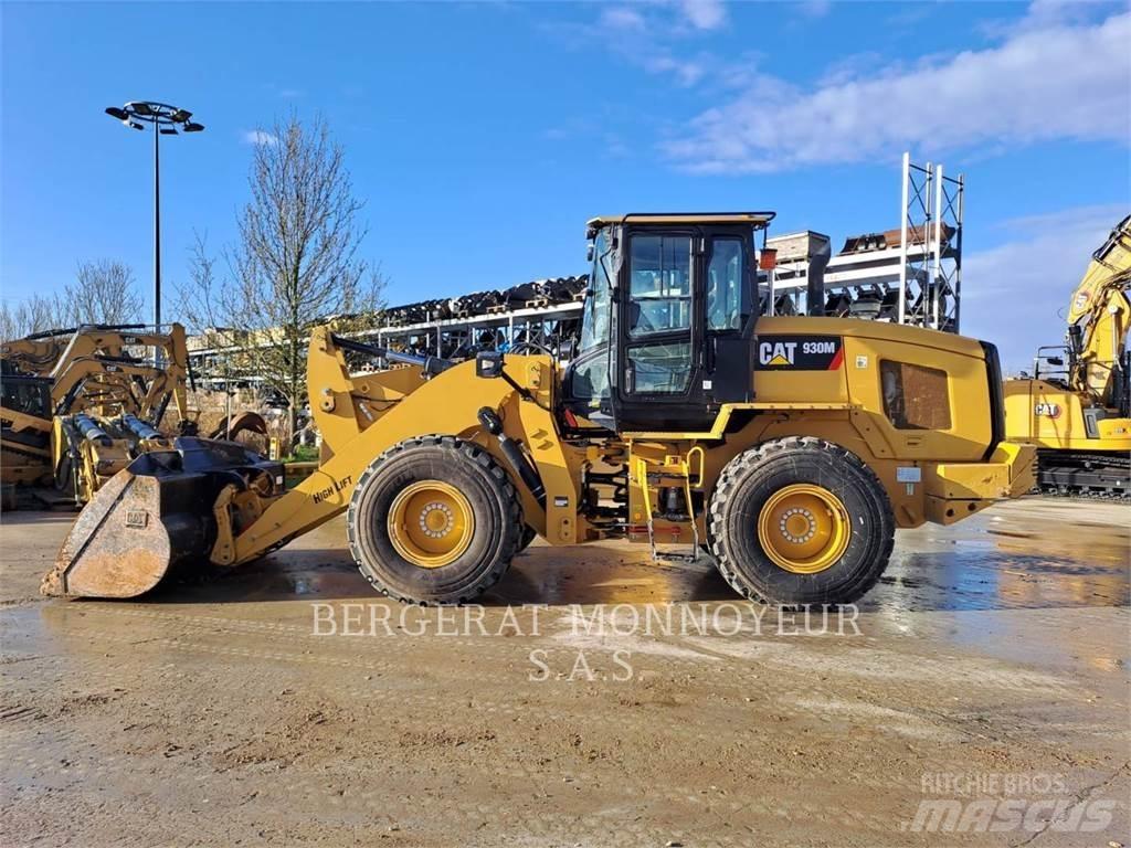 CAT 930M Iekrāvēji uz riteņiem