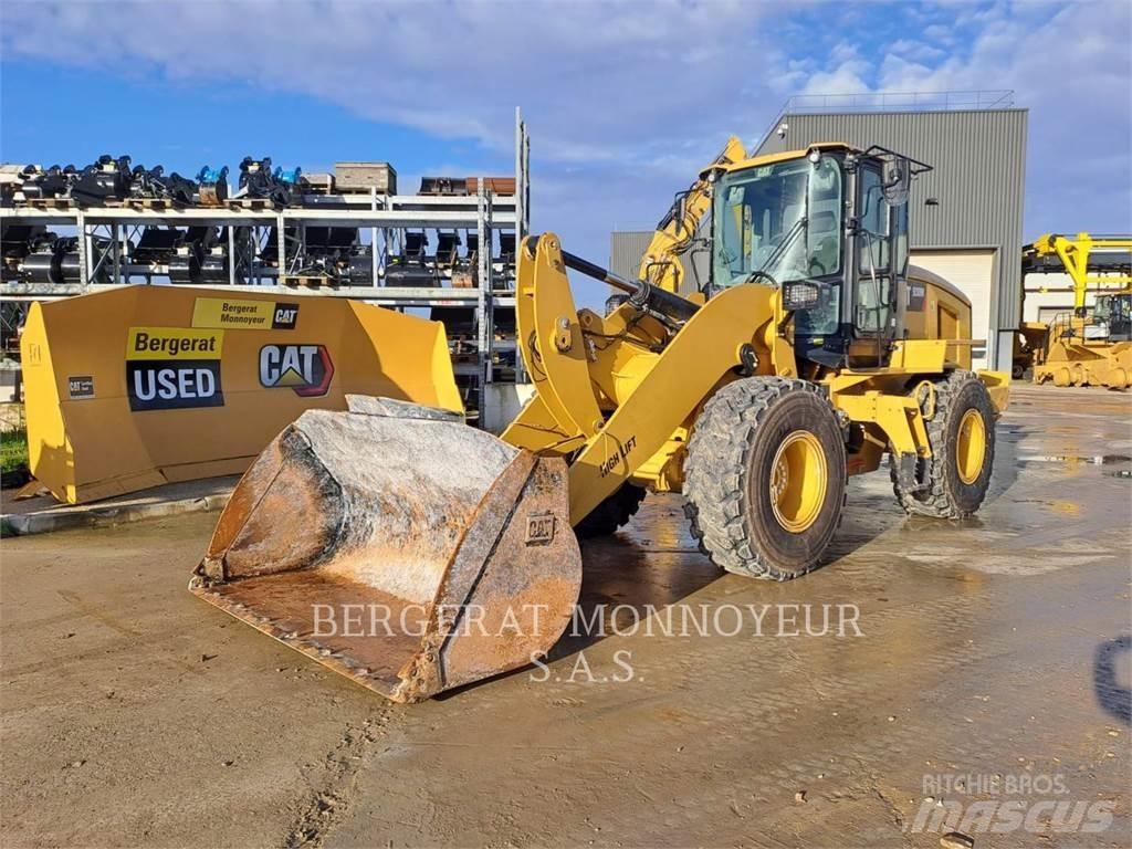 CAT 930M Iekrāvēji uz riteņiem