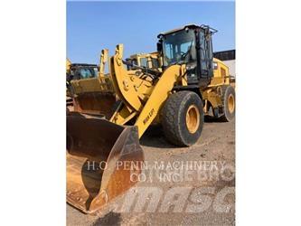 CAT 930M Iekrāvēji uz riteņiem