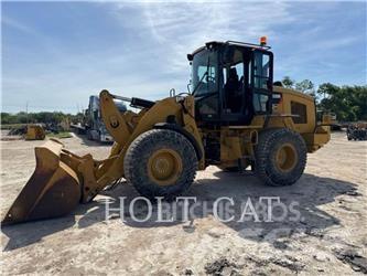 CAT 930M Iekrāvēji uz riteņiem