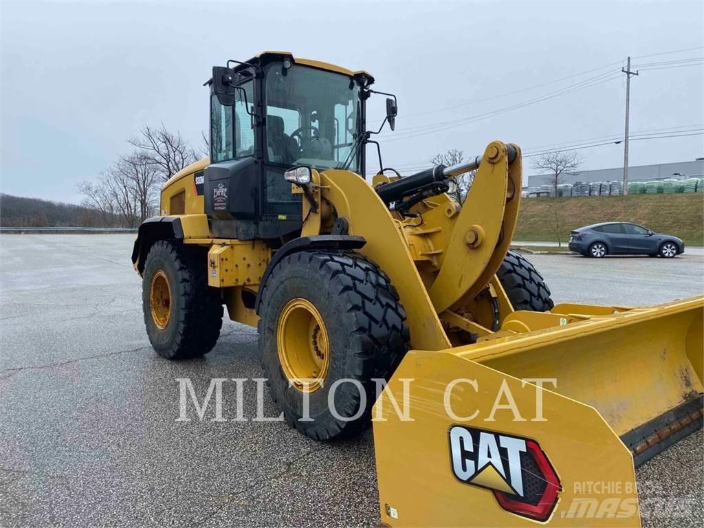 CAT 930M Iekrāvēji uz riteņiem