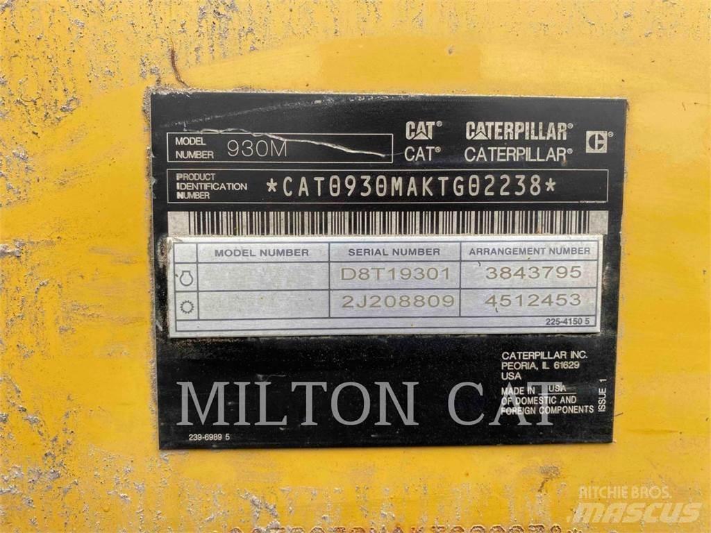 CAT 930M Iekrāvēji uz riteņiem