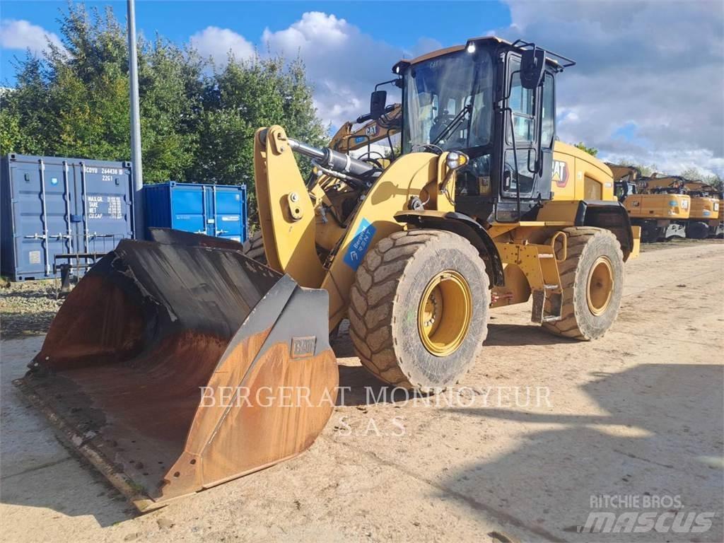 CAT 930M Iekrāvēji uz riteņiem